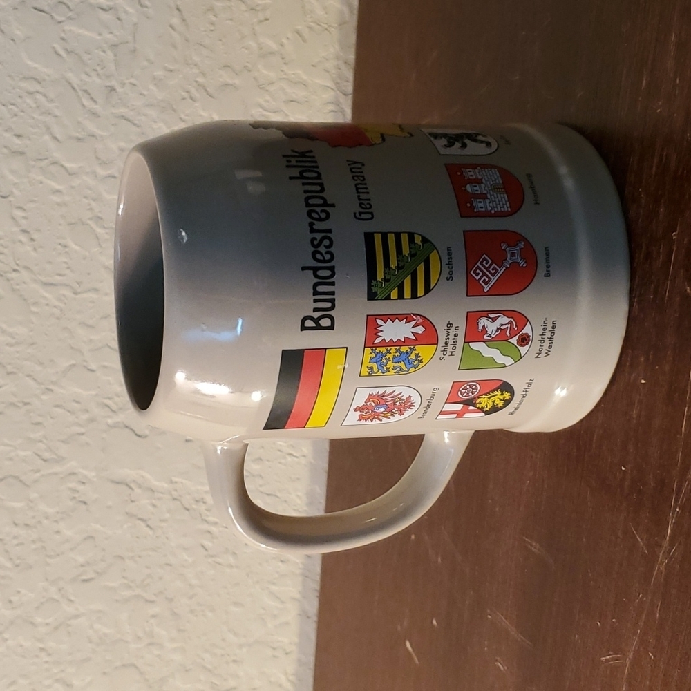 EUC. Ceramic German (Bundesrepublik  Deutscland) Beer Mug 0.5L